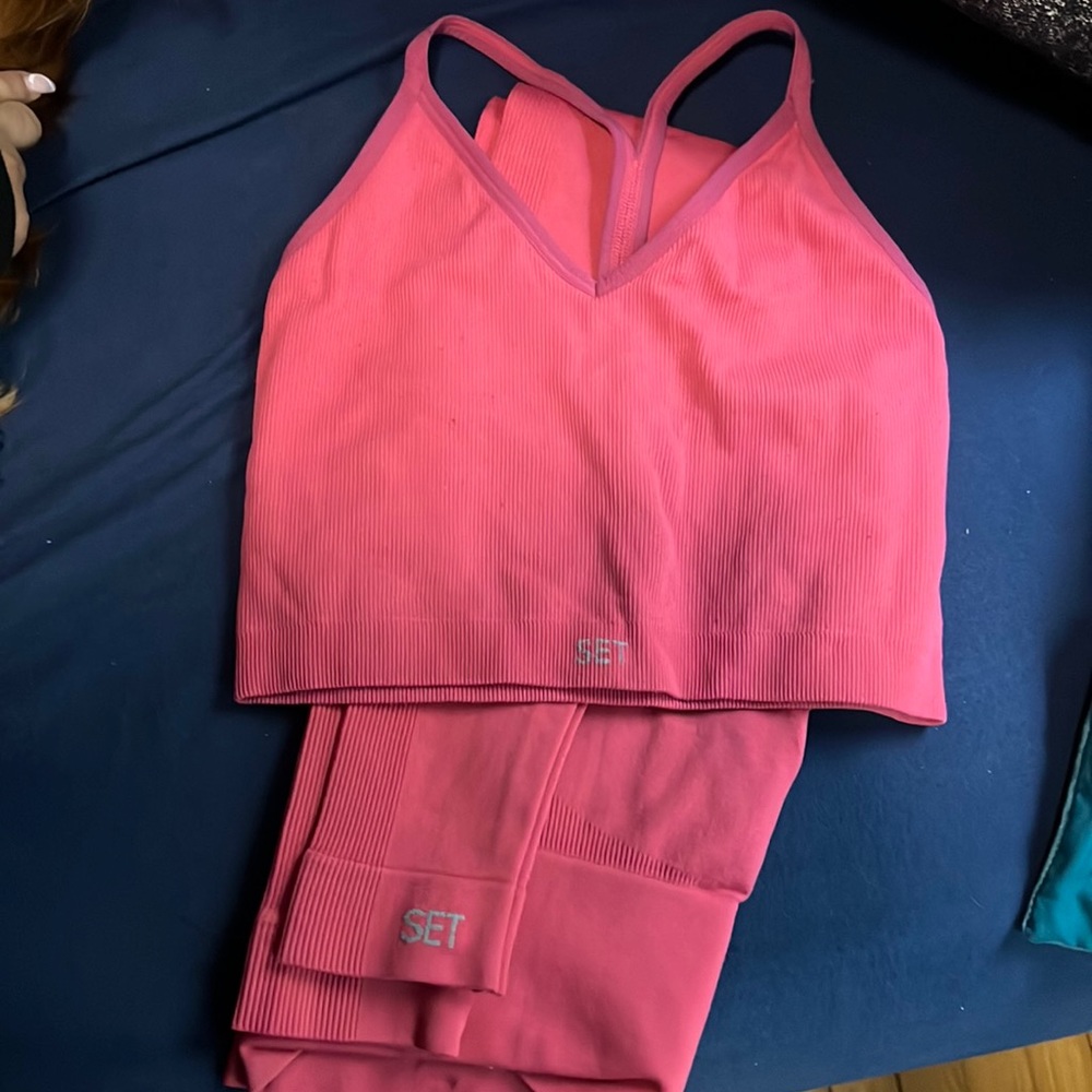 Sculptflex Punch Ribbed V Top and Leggings